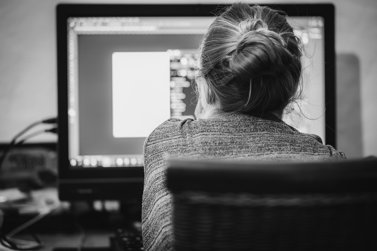 How to Make Money as a Graphic Designer Online
